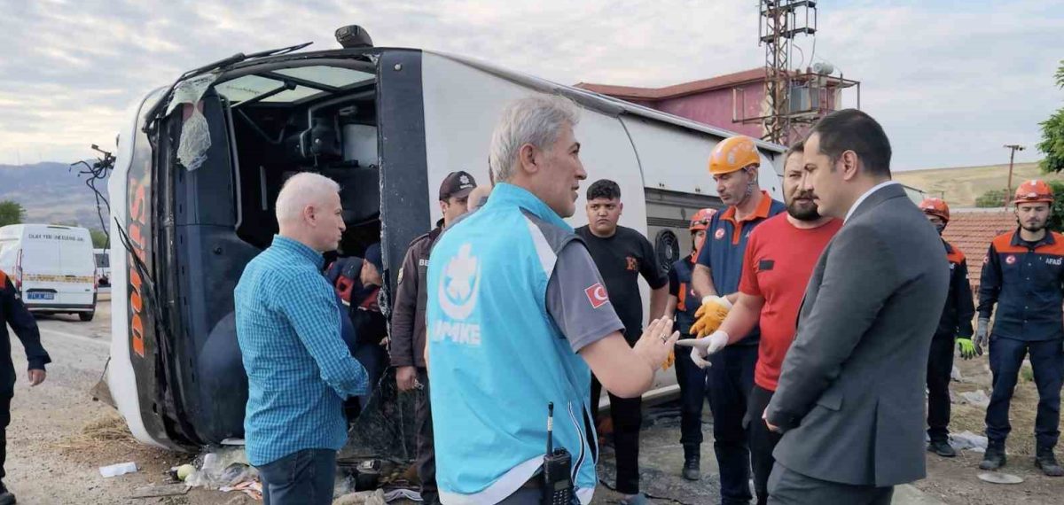 Kırıkkale’de devrilen yolcu otobüsünde 41 kişi yaralandı, Vali Sarıibrahim açıklama yaptı