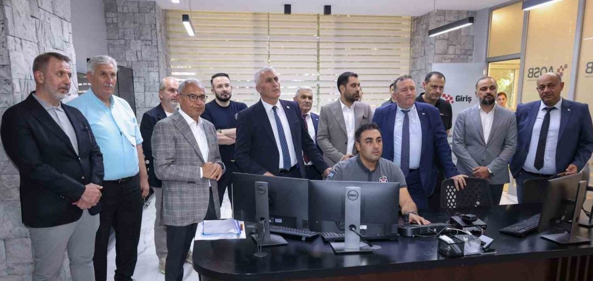 KKTC Ekonomi Bakanı Amcaoğlu AOSB’de enerji ve dijital altyapıyı inceledi