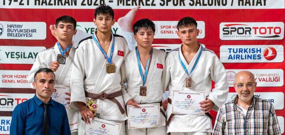 Kocaeli Büyükşehir Belediye Kağıtspor sporcuları ulusal ve uluslararası müsabakalarda çok sayıda madalya kazandı