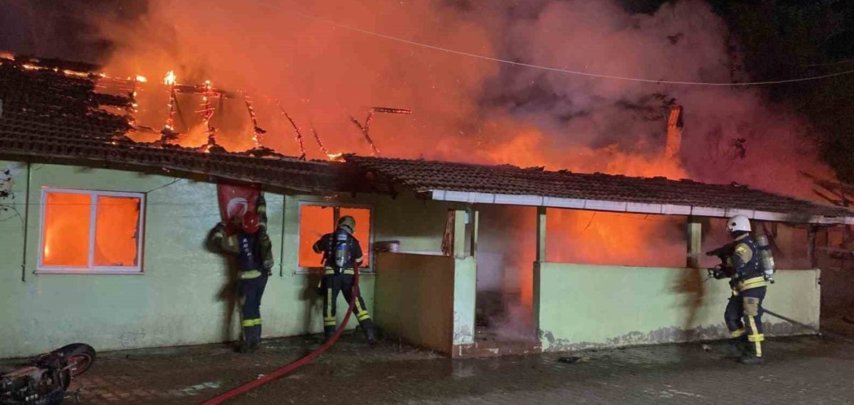 Kocaeli’de evleri kundakladığı iddiasıyla yargılanan sanığa 15 yıl hapis
