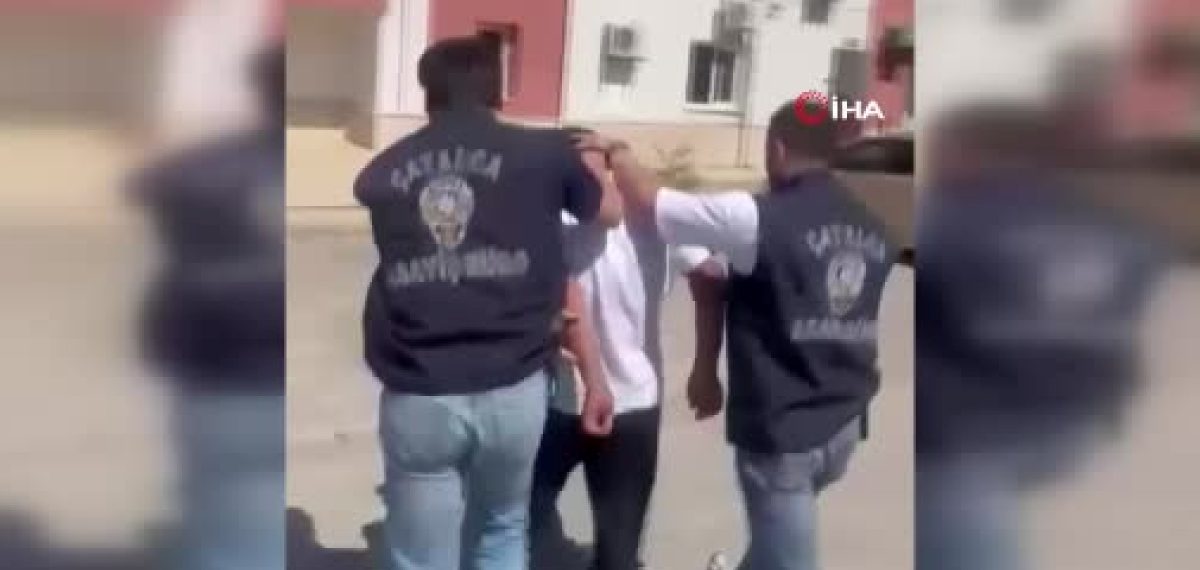 Komiser kılığına giren şüpheli Çatalca’da suçüstü yakalandı, çok sayıda altın ve döviz ele geçirildi