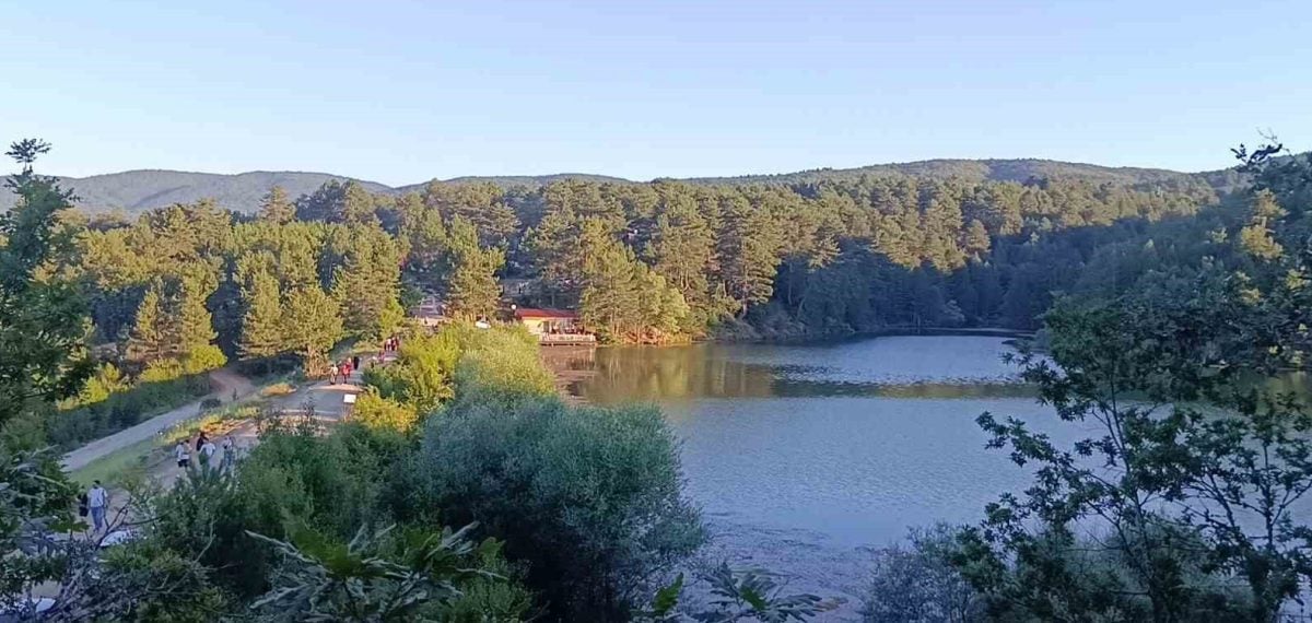 Küçükelmalı Tabiat Parkı hafta sonunda binlerce ziyaretçi ağırladı