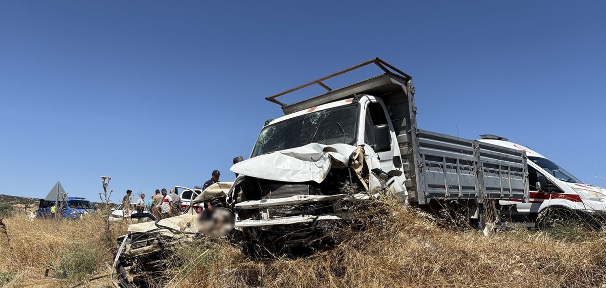 Kula’da otomobil ile kamyonet çarpıştı: 1 kişi öldü, 1 yaralı