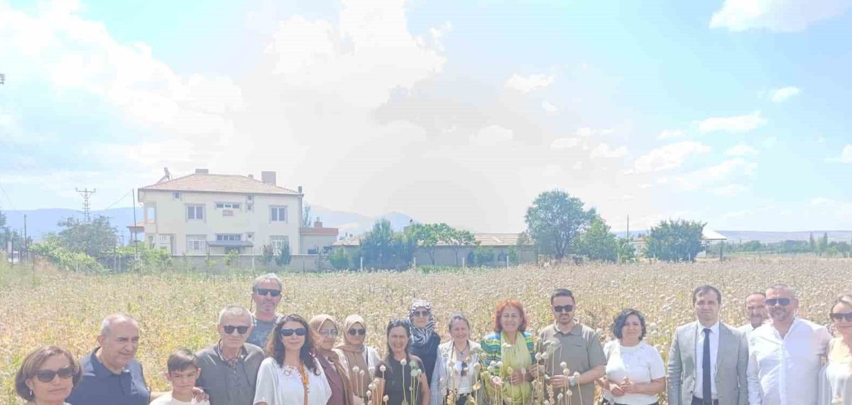 Kuşadası merkezli Tarımda Kadın Kooperatifi Isparta’da haşhaş işleme atölyesini inceledi