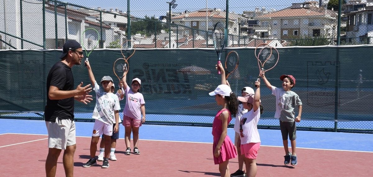 Kuşadası’nda ücretsiz Yaz Spor Okulları başladı, 7 branşta çocuklara spor eğitimi veriliyor