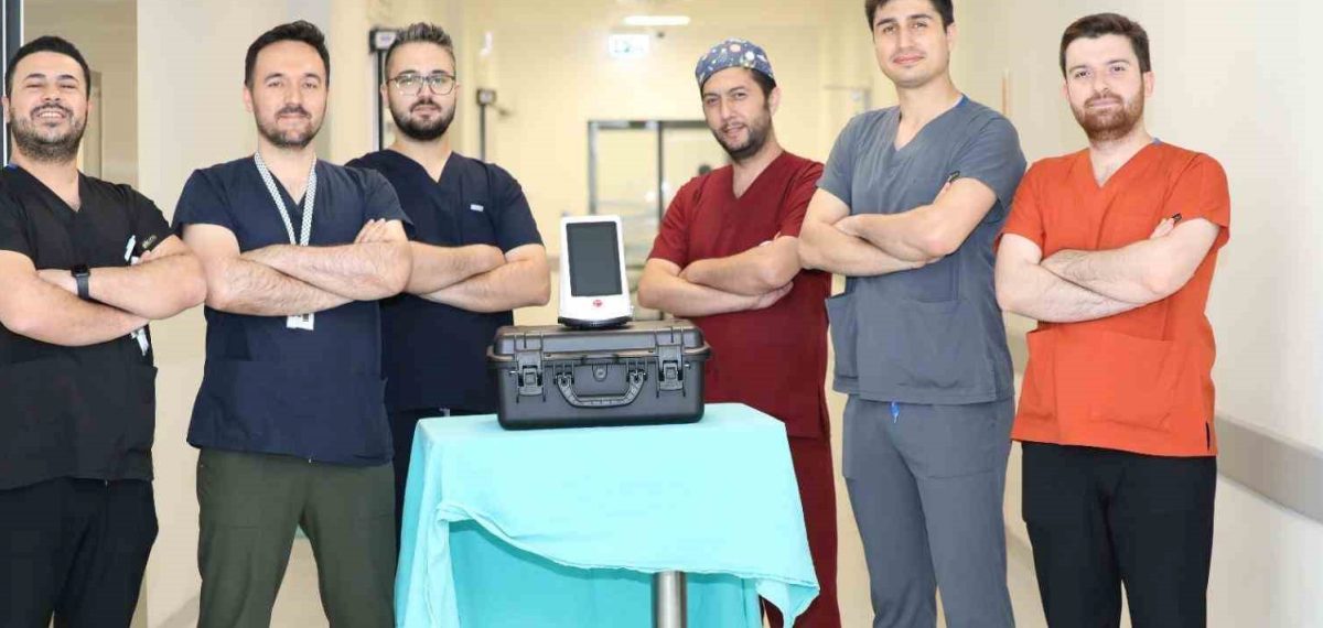 Kütahya Şehir Hastanesi’nde lazer destekli kapalı gırtlak ameliyatları rutine girdi