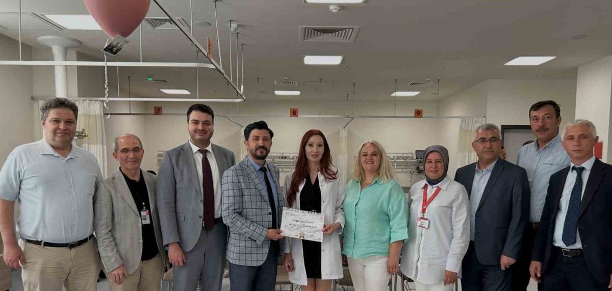 Kütahya Şehir Hastanesi’nde Uzmanlık Sınavını Başarıyla Geçen Dr. Ayşe Tuğba Kurt’a Teşekkür Belgesi