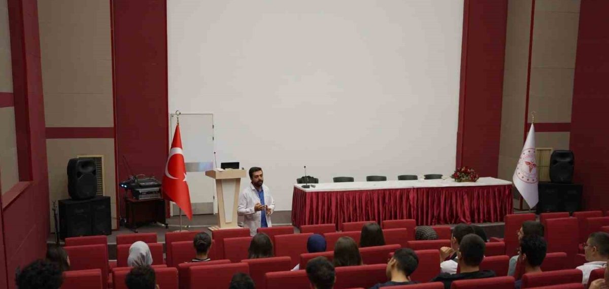 Lise Tıp Bilim Kampı 27-30 Temmuz’da ücretsiz servis ve e-Devlet belgeli program