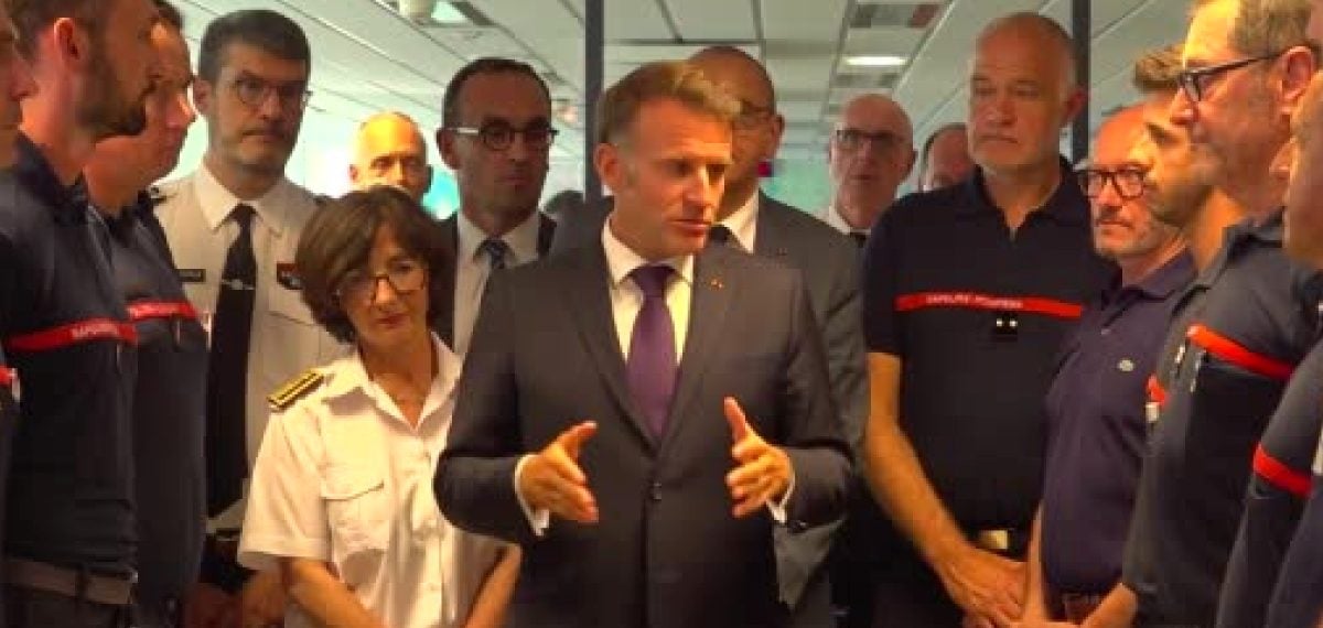 Macron: Fransa yangınlarla mücadelede tarihi boyutta, 116 bin hektar etkilendi
