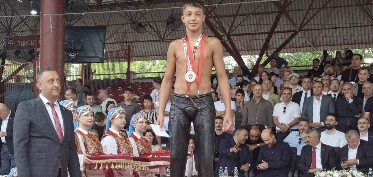 Manavgatlı güreşçi Ahmet Mete Varış, 665. Kırkpınar’da Minik 1 Boy şampiyonu oldu