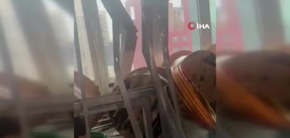 Manhattan’da dönüştürülen gökdelende taşıyıcı kolonlarda eğilme tespit edildi, çevre binalar ve okul tahliye edildi