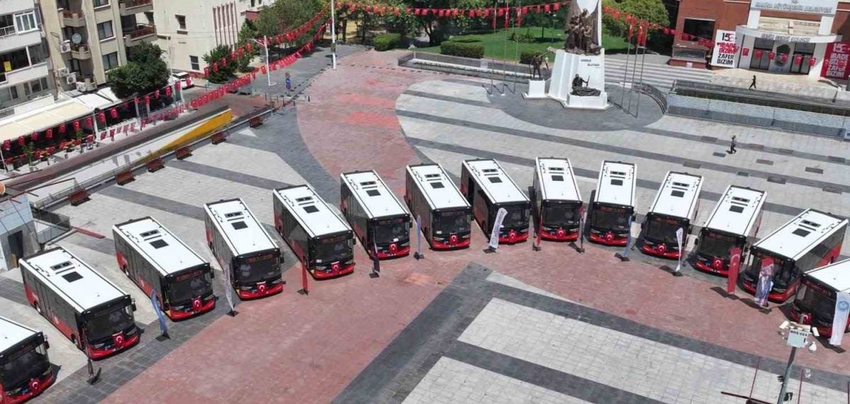 Manisa Büyükşehir’e 14 yeni otobüs daha katıldı, filoda yıl içindeki toplam 26 araç oldu