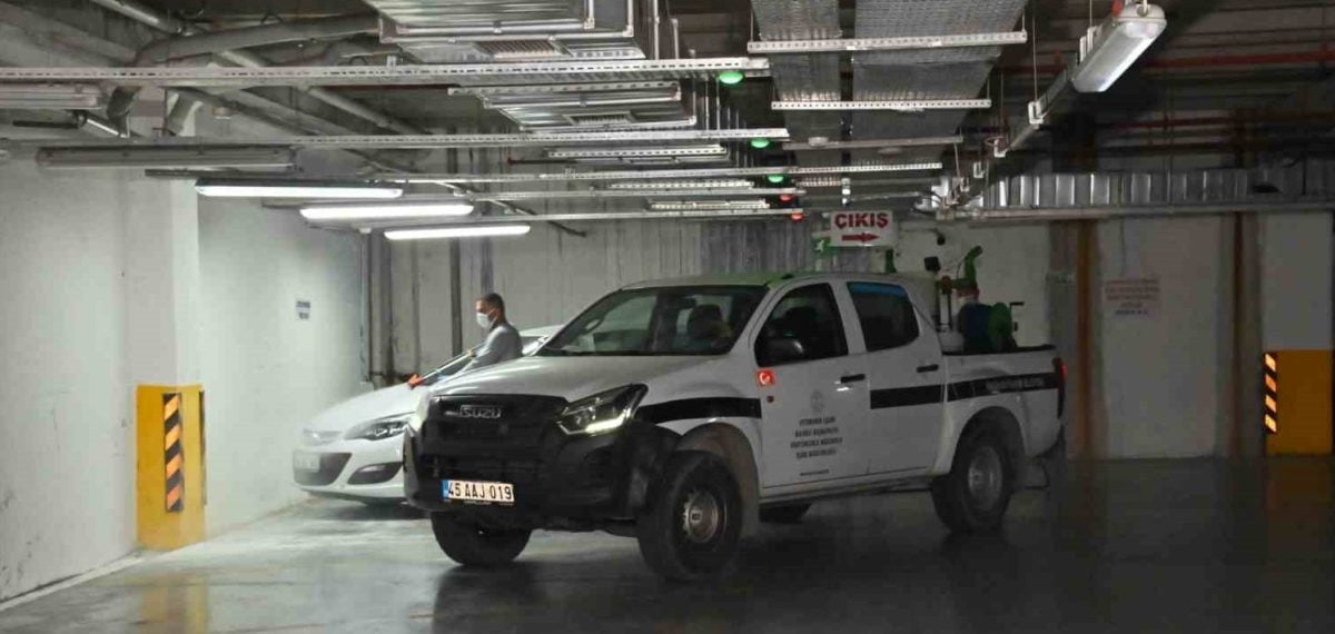 Manisa’da kapalı alanlarda larvasit uygulamasıyla vektörle mücadele yoğunlaştı