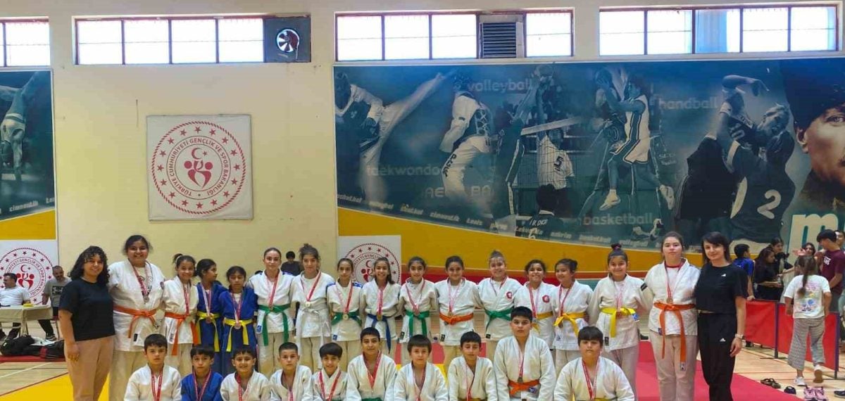 Manisa’da Süper Minikler Judo İl Seçmelerinde Salihlili judocular 21 madalya kazandı