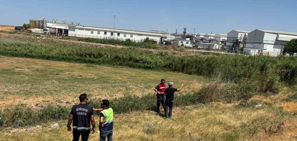 Manisa’da tavukçuluk işletmesinin foseptik atığı tarım arazisine boşaltıldı