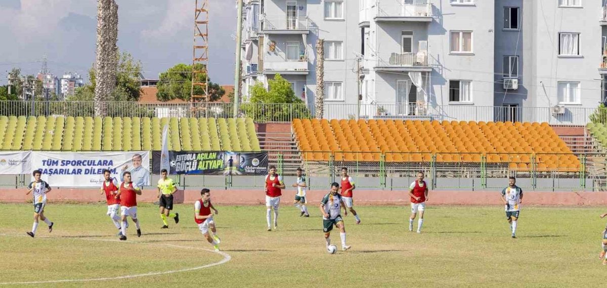 Menteş Spor turnuvanın açılış maçını 4-2 kazandı, 12 takım mücadele ediyor