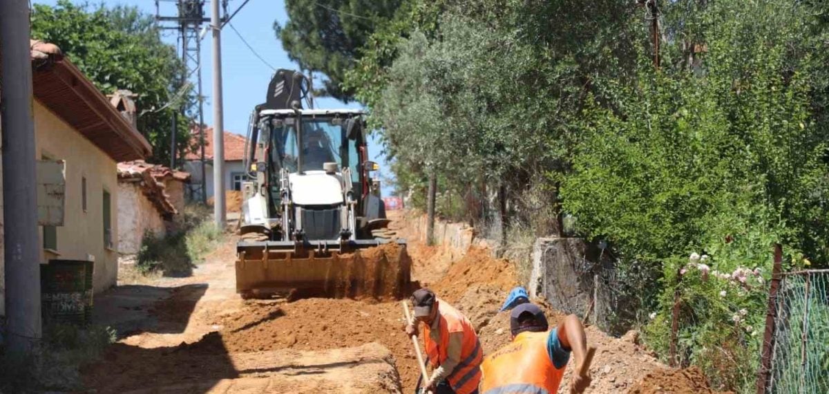 Menteşe Doğanköy’de 1 kilometrelik içme suyu hattı MUSKİ tarafından yenileniyor