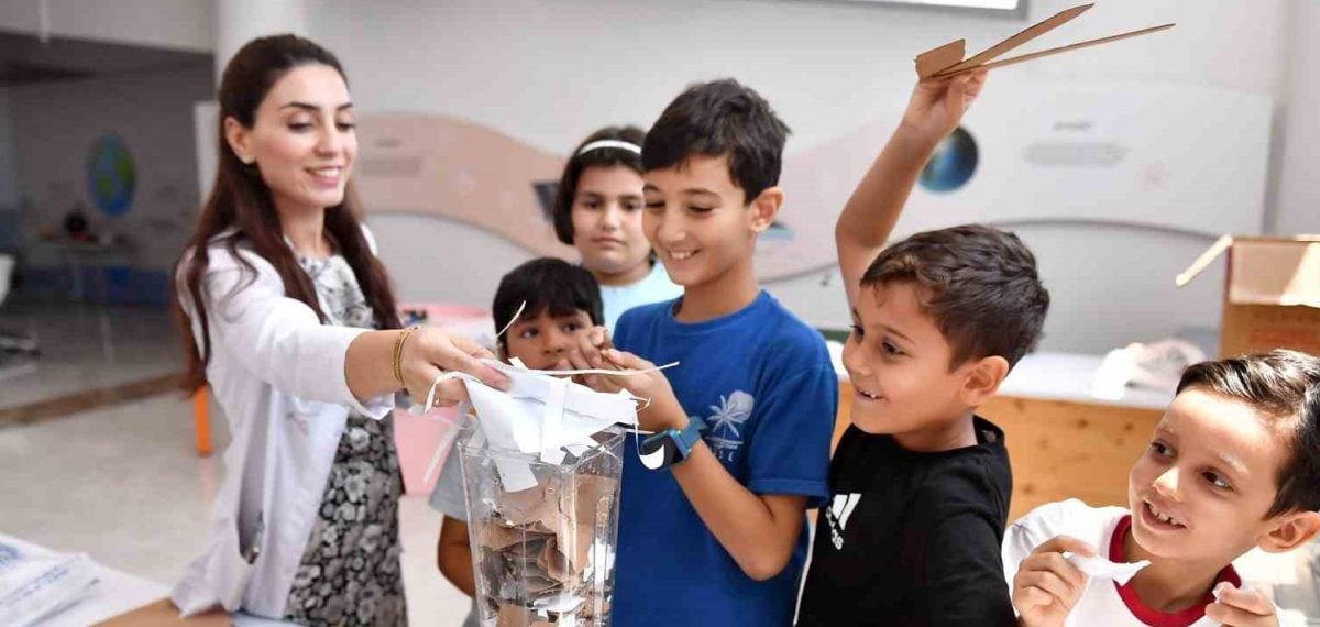 Mercan Yaz Okulu çocukları bilimle buluşturuyor: Astronomi, deniz ve robotik atölyeleri