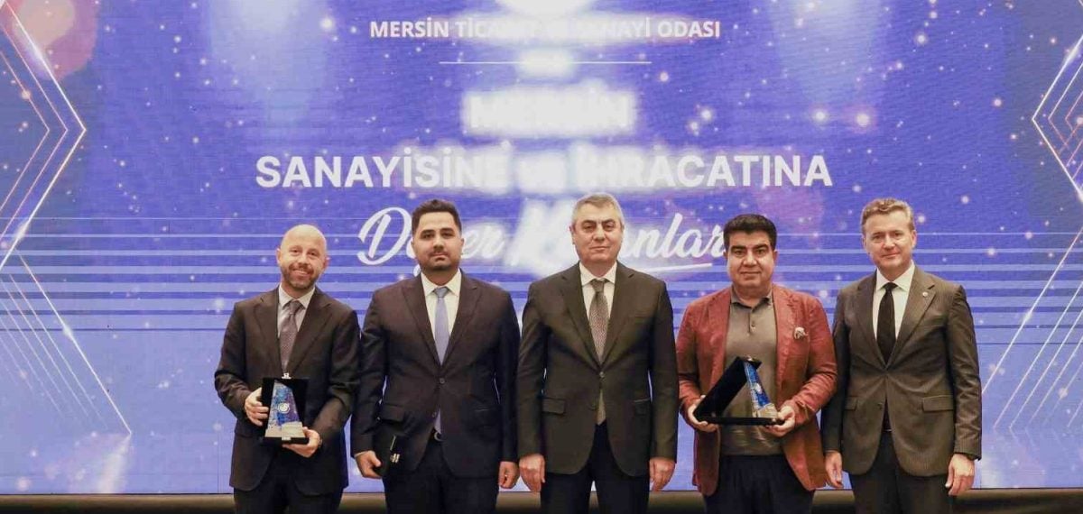 Mersin’de İSO ve TİM listelerine giren firmalara MTSO’dan plaket töreni