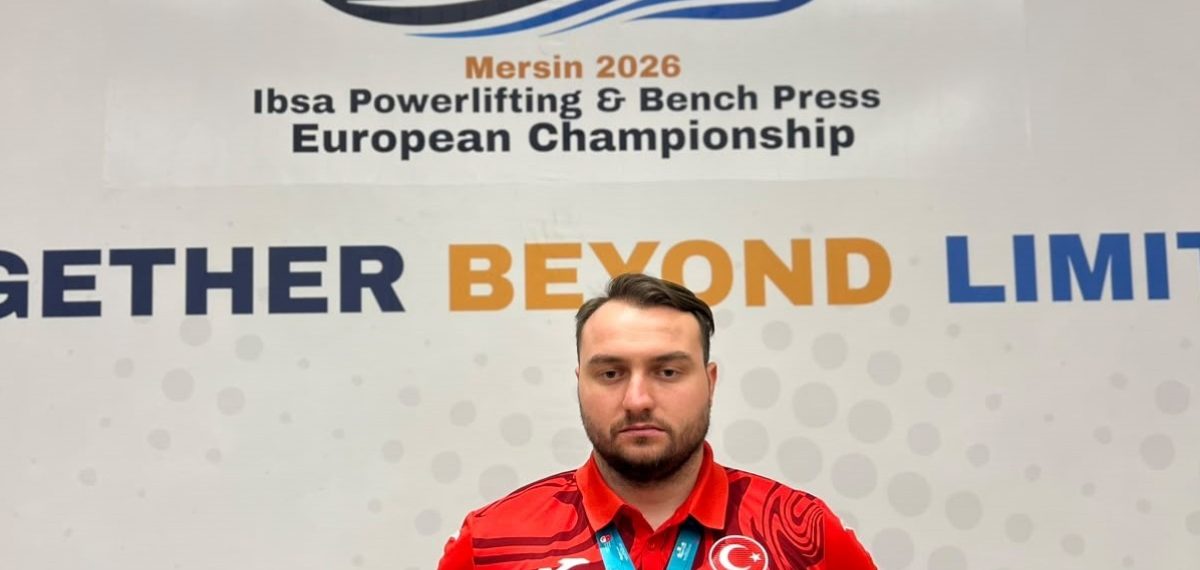Mersin’de Muhammet Şimşek bench presste Avrupa şampiyonu oldu