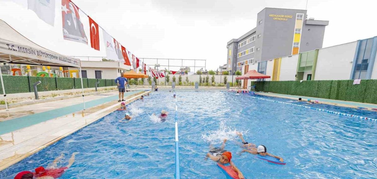 Mersin’de ücretsiz yaz yüzme kursları başladı, 5 dönem boyunca sürüyor