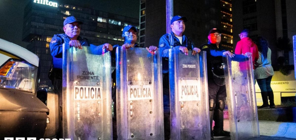 Mexico fans disrupt England hotel in Mexico City before World Cup last-16 match