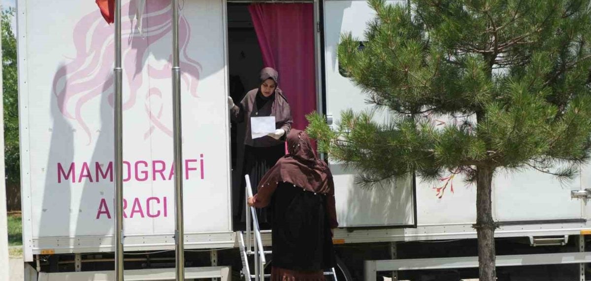 Mobil mamografiyle il merkezi ve kırsalda ücretsiz kanser taraması devam ediyor