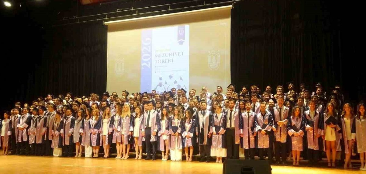 Muğla Sıtkı Koçman Üniversitesi Tıp Fakültesi’nden 187 mezun hekim diplomalarını aldı