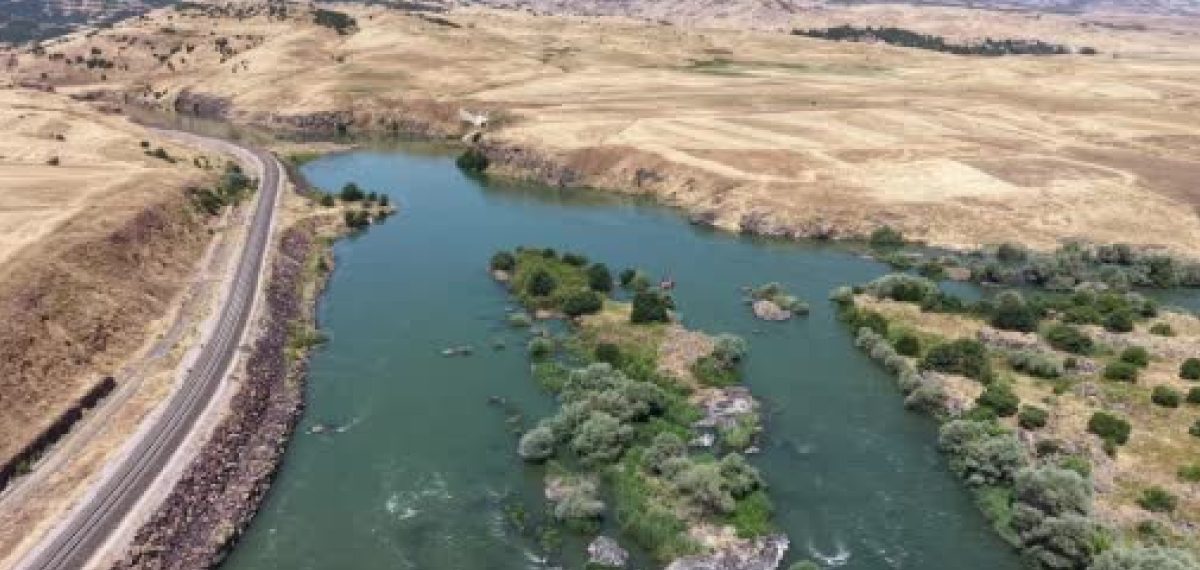 Murat Nehri’nde kaybolan 10 yaşındaki Berat için 116 kişilik arama sürüyor