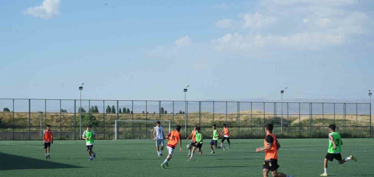Muşspor altyapı seçmelerinde yaklaşık bin sporcu değerlendirildi, kadrolar şekilleniyor