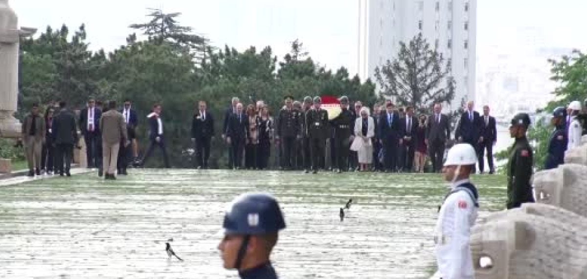 NATO Daimi Temsilcileri Anıtkabir’i ziyaret etti, özel deftere Stephan Frédéric Müller imza attı