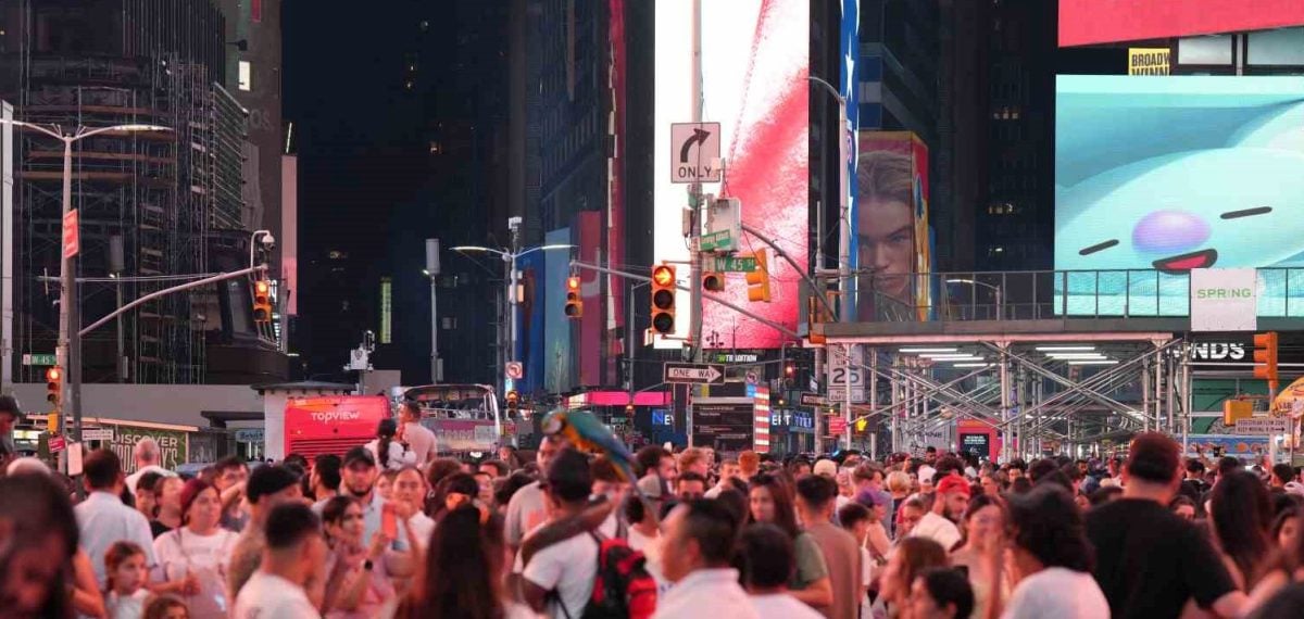 New York’ta Times Meydanı Topu 4 Temmuz için ilk kez gün içinde indirildi