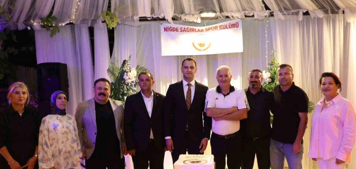 Niğde Sağırlar, TİESF 1. Lig E Grubu şampiyonluğunu kutladı, Süper Lig’e yükseldi
