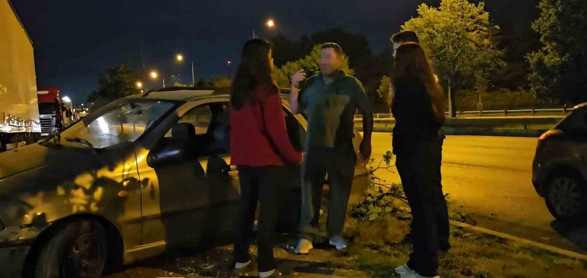 Nilüfer’de tıra çarpan araçtan kaçan sürücü, arkasına saklanıp geri döndü