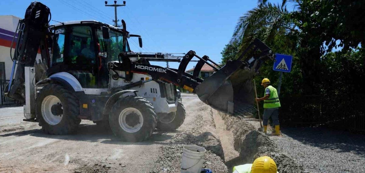 Ortaca Arıkbaşı’nda MUSKİ 4 bin 500 metrelik içme suyu hattını yeniliyor