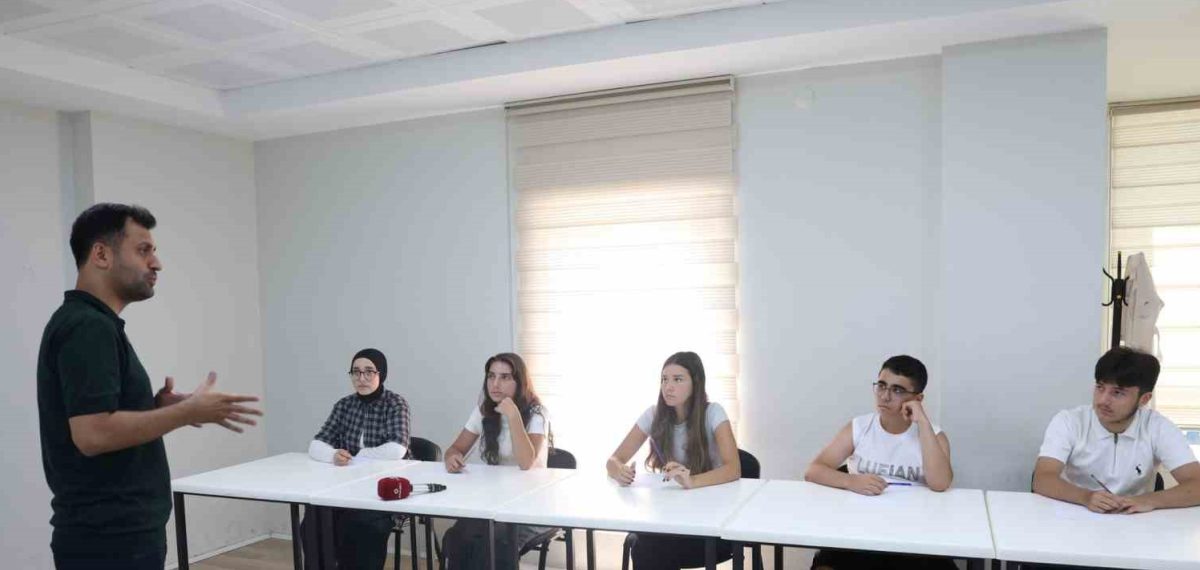 Osmangazi Belediyesi’nin ücretsiz LGS kursları öğrencileri tercih döneminde destekliyor