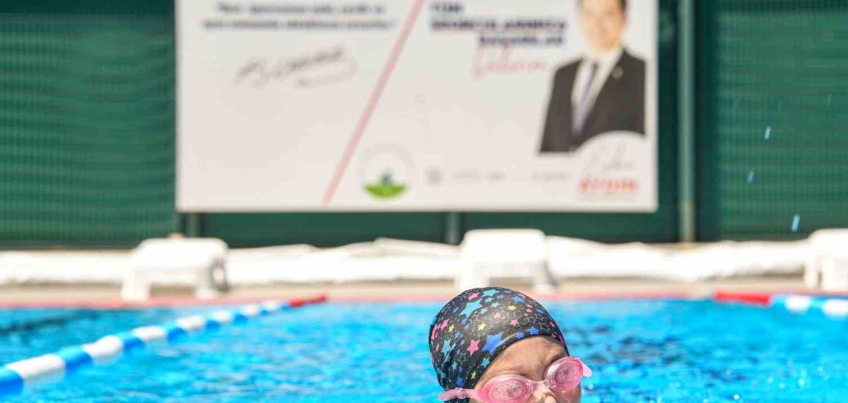 Osmangazi’nin yaz kurslarıyla çocuklar temel yüzmeyi öğrenip özgüven kazanıyor