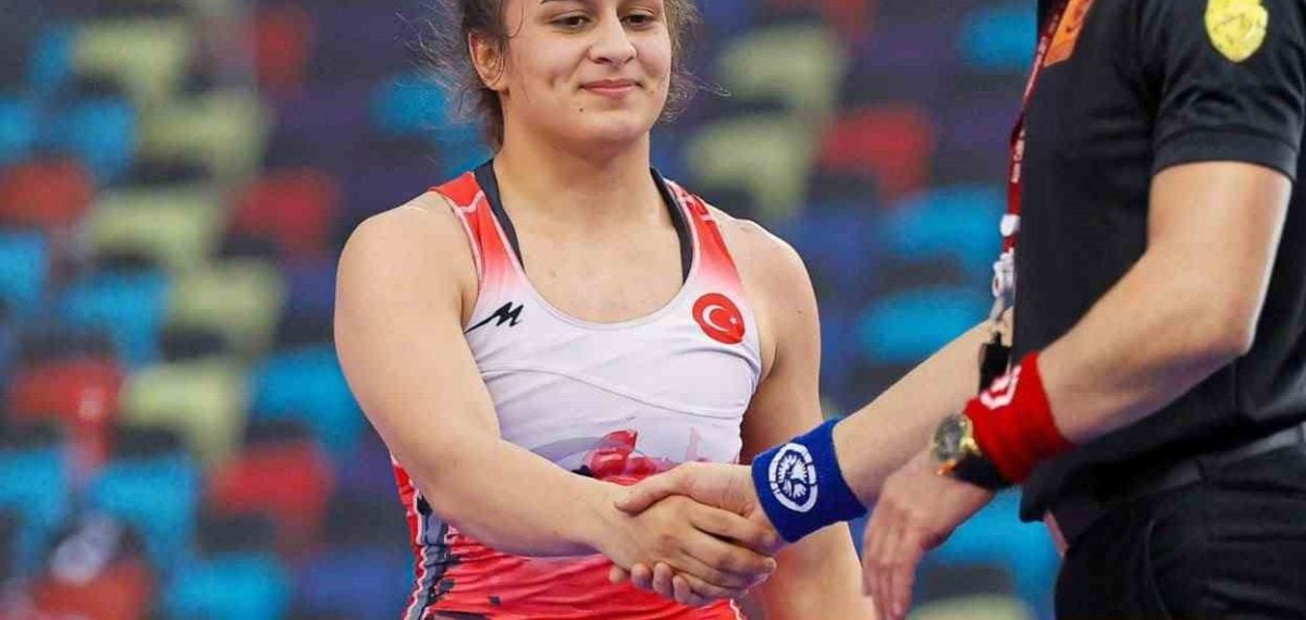 Özdenur Özmez ve Kıymet Rumeysa Tezcan, U17 Dünya Şampiyonası finaline yükseldi