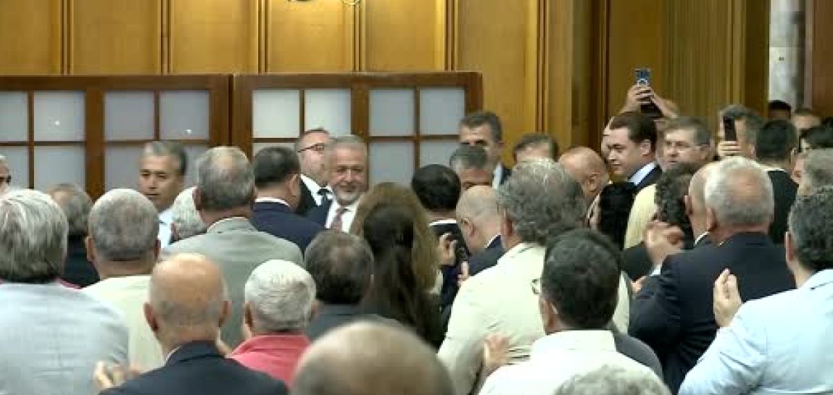 Özel’den Kılıçdaroğlu’na çağrı: 2 milyon üyeyle yarışalım, yüzde 90’ın altında kalırsam çekiliyorum