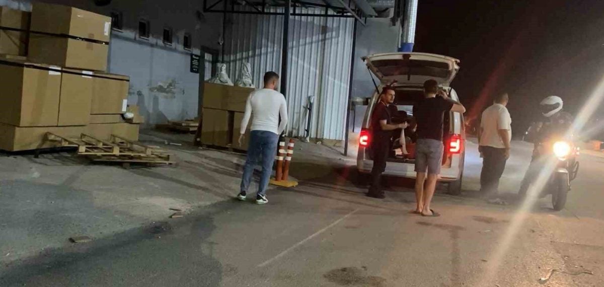 Polisin “dur” ihtarına uymayan sürücü 5 kilometrelik kovalamacanın ardından yakalandı