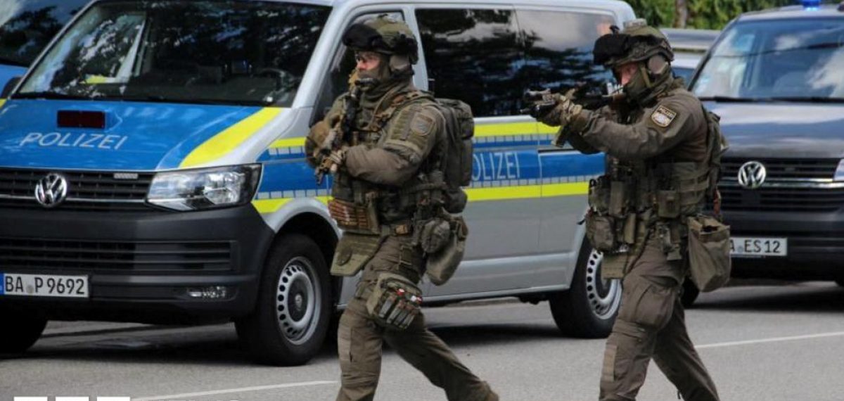 Regensburg bank knife attack leaves one dead, suspect arrested