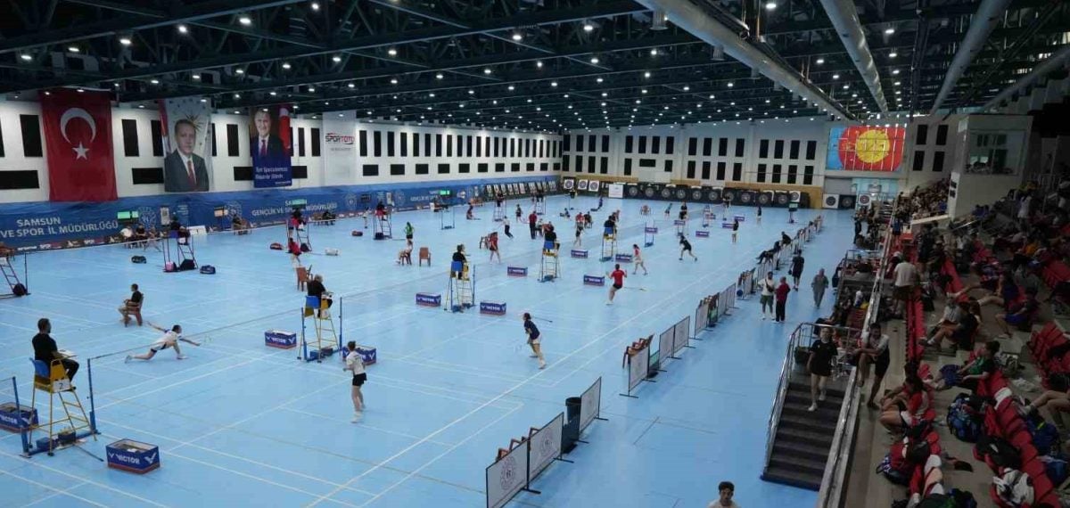 Samsun’da 36 kulüp ve 288 sporcunun katılımıyla Badminton Süper Lig, 1. Lig ve Gelişim Ligi başladı