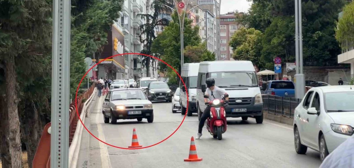 Samsun’da trafik uygulamasından kaçan yabancı uyruklu sürücü geri geri giderken yakalandı