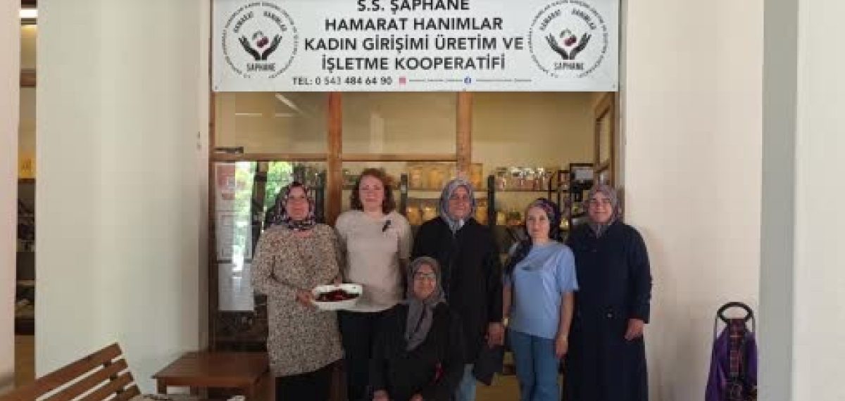 Şaphane’de kadın kooperatifi coğrafi işaretli vişne ve kirazla istihdam yaratıyor