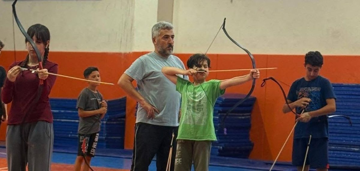 Sarıgöl’de Geleneksel Türk Okçuluğu kursları yoğun katılımla sürüyor