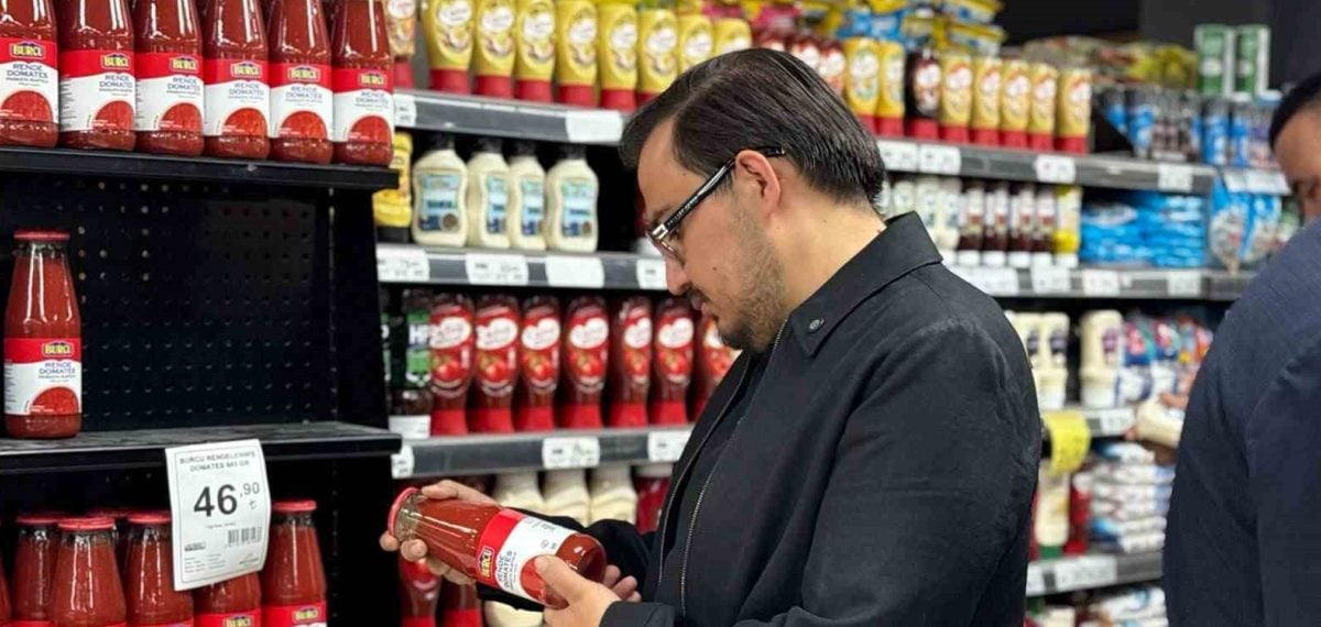 Sincan Belediyesi zabıta ekipleri marketlerde raf-kasa uyumu ve hijyen denetimi yaptı