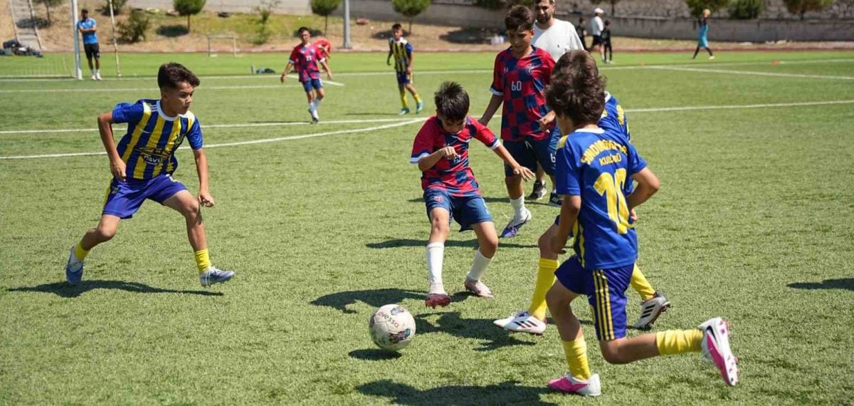 Sındırgı’daki U11 turnuvasında 16 takım ve 400 sporcu buluştu, Kuzeyordu şampiyon oldu