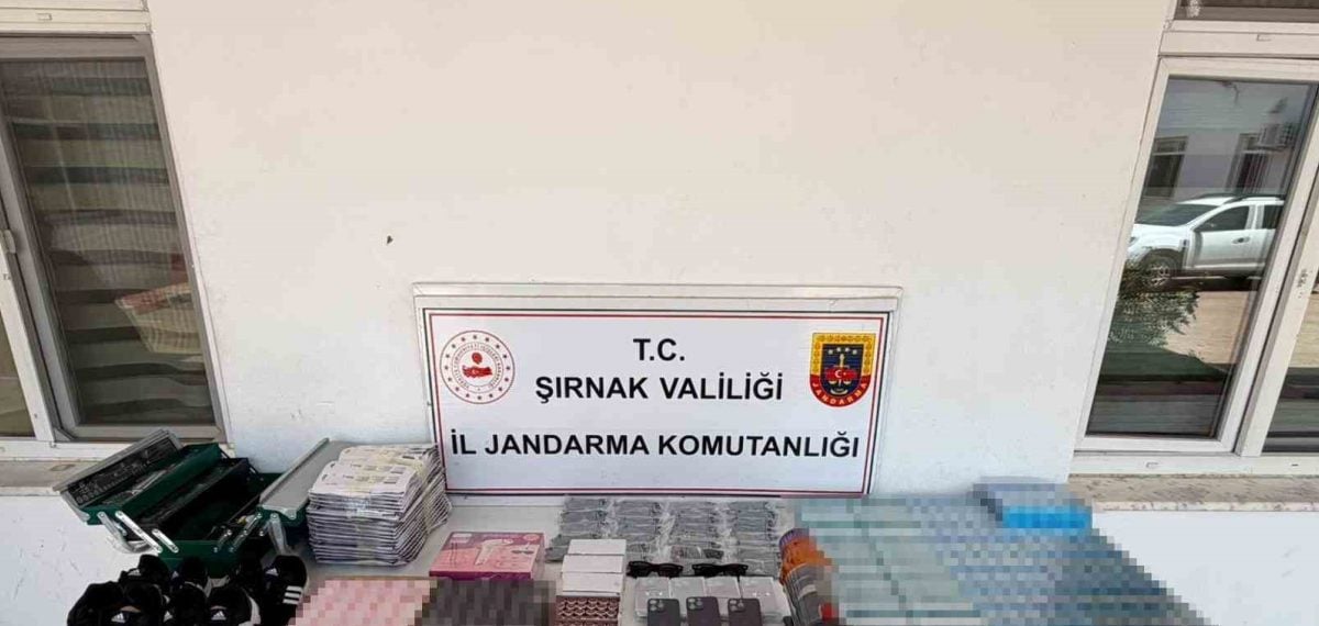 Şırnak’ta kaçakçılık operasyonunda milyonluk silah ve kaçak ürün ele geçirildi