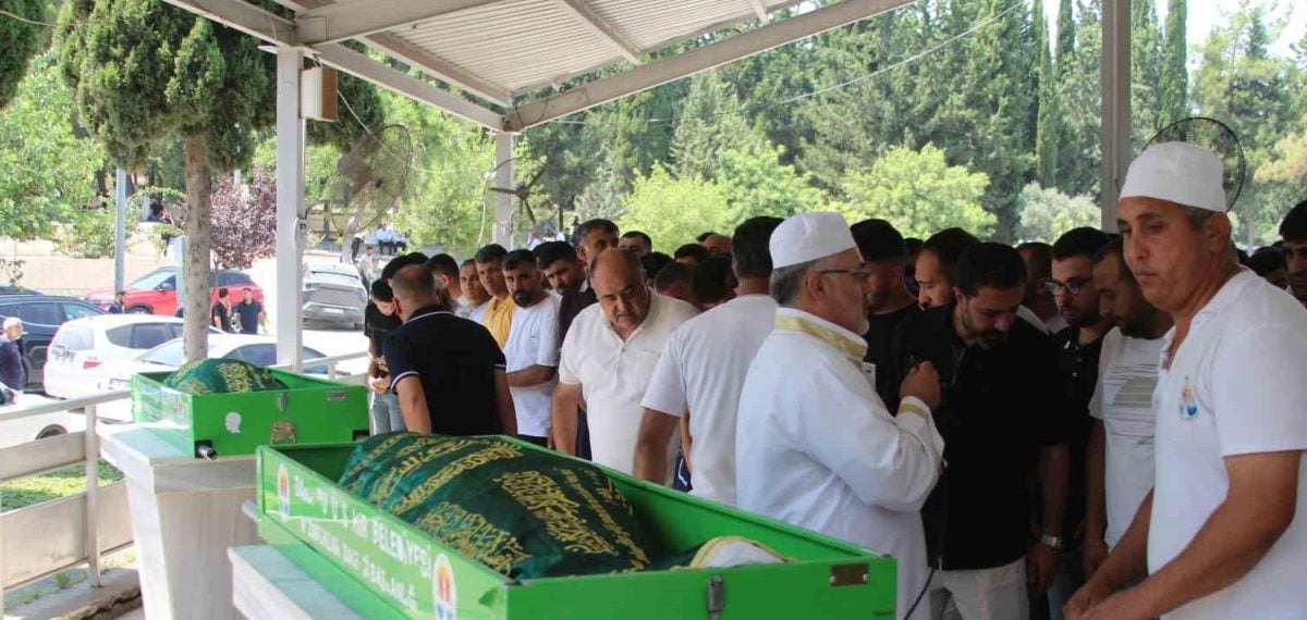 Tarsus’ta tırın çarpması sonucu anne ve oğlu hayatını kaybetti, iki kişi yaralandı