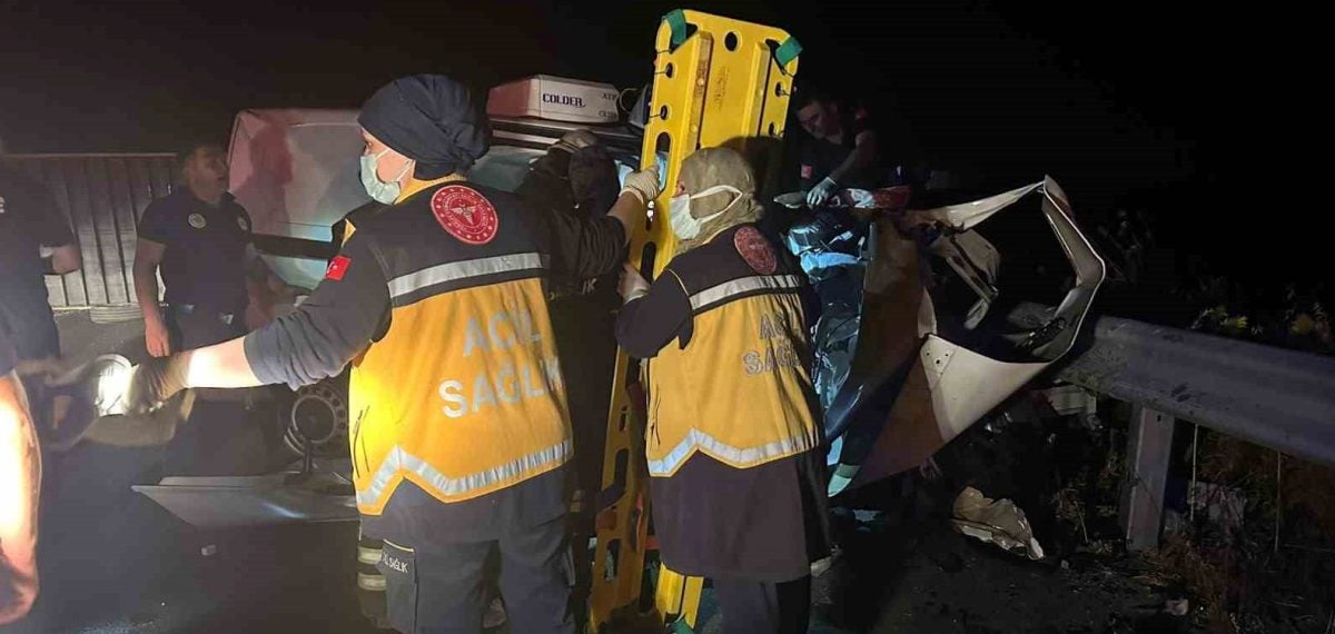 Tekirdağ Muratlı yolunda dorsenin kopması zincirleme kazaya yol açtı: 3 ölü